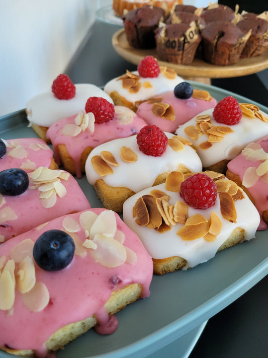 Mini tortine assortite con glassa e frutta e cioccolata (12 pezzi)